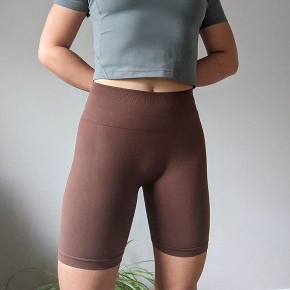 ✨Aurola Biker Shorts✨ - Picture 3 of 3